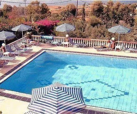 Knossos Aparthotel Pánormos