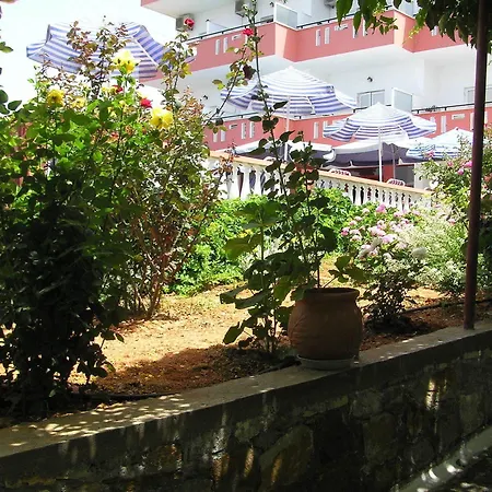 Lejlighedshotel Knossos 2*